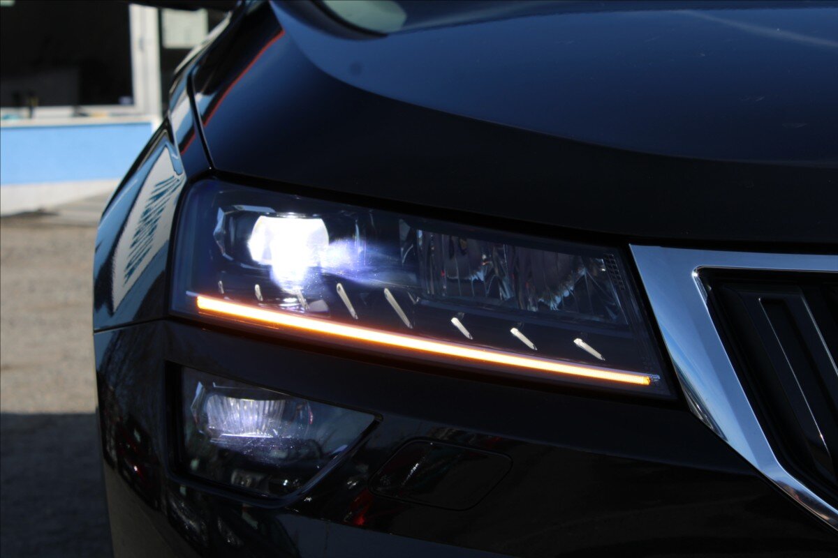 Škoda Karoq SUV 1,5 l 110 kw