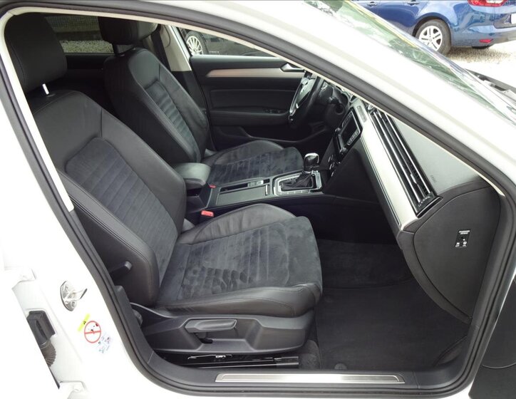 Volkswagen Passat 30