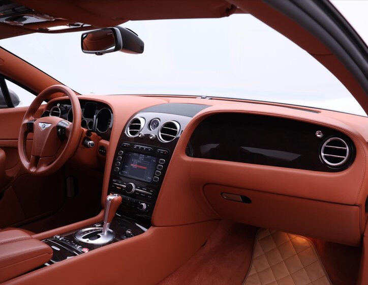 Bentley Continental GT Kupé 6,0 l 412 kw