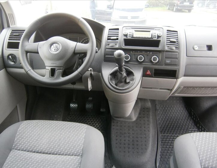 Volkswagen Caravelle Kombi 2,0 l 75 kw