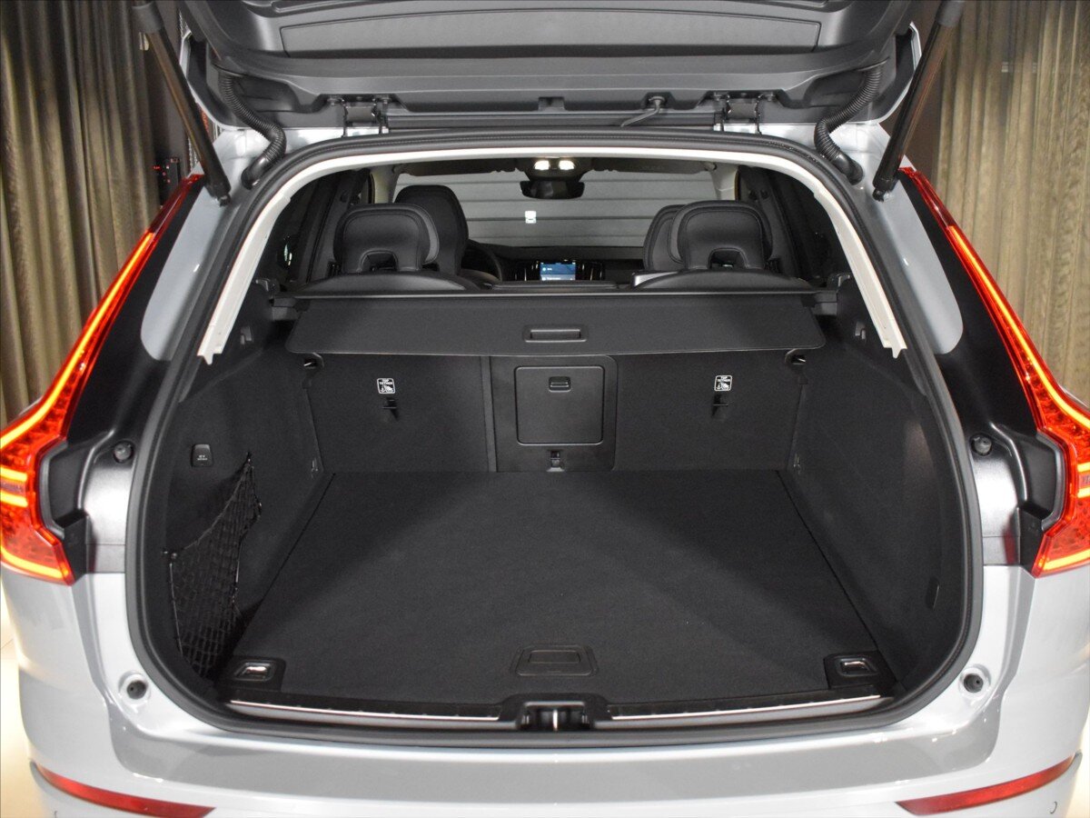 Volvo XC60 SUV / Terénní 2,0 l 145 kw