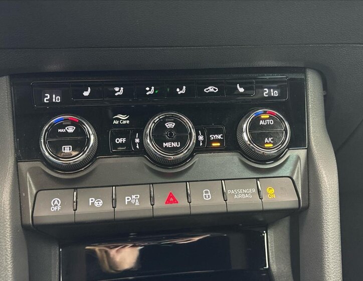 Škoda Karoq SUV / Terénní 1,5 l 110 kw