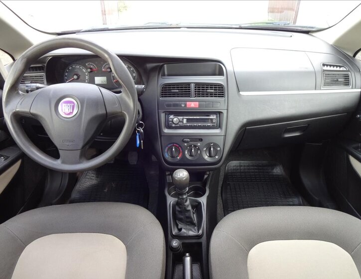 Fiat Linea Sedan / Limuzína 1,4 l 57 kw