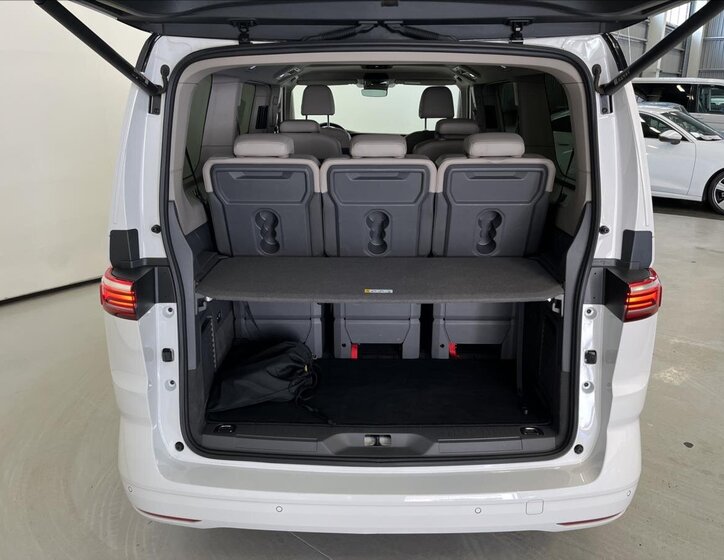 Volkswagen Multivan 32