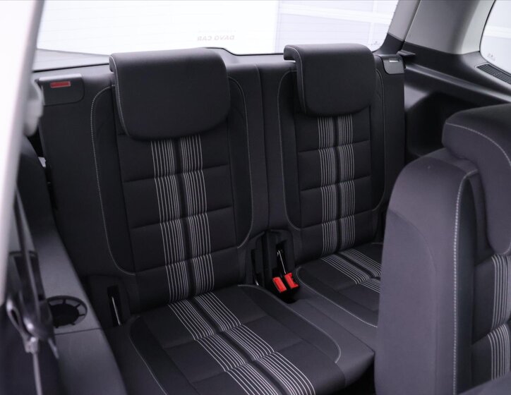 Volkswagen Touran MPV 1,2 l 77 kw