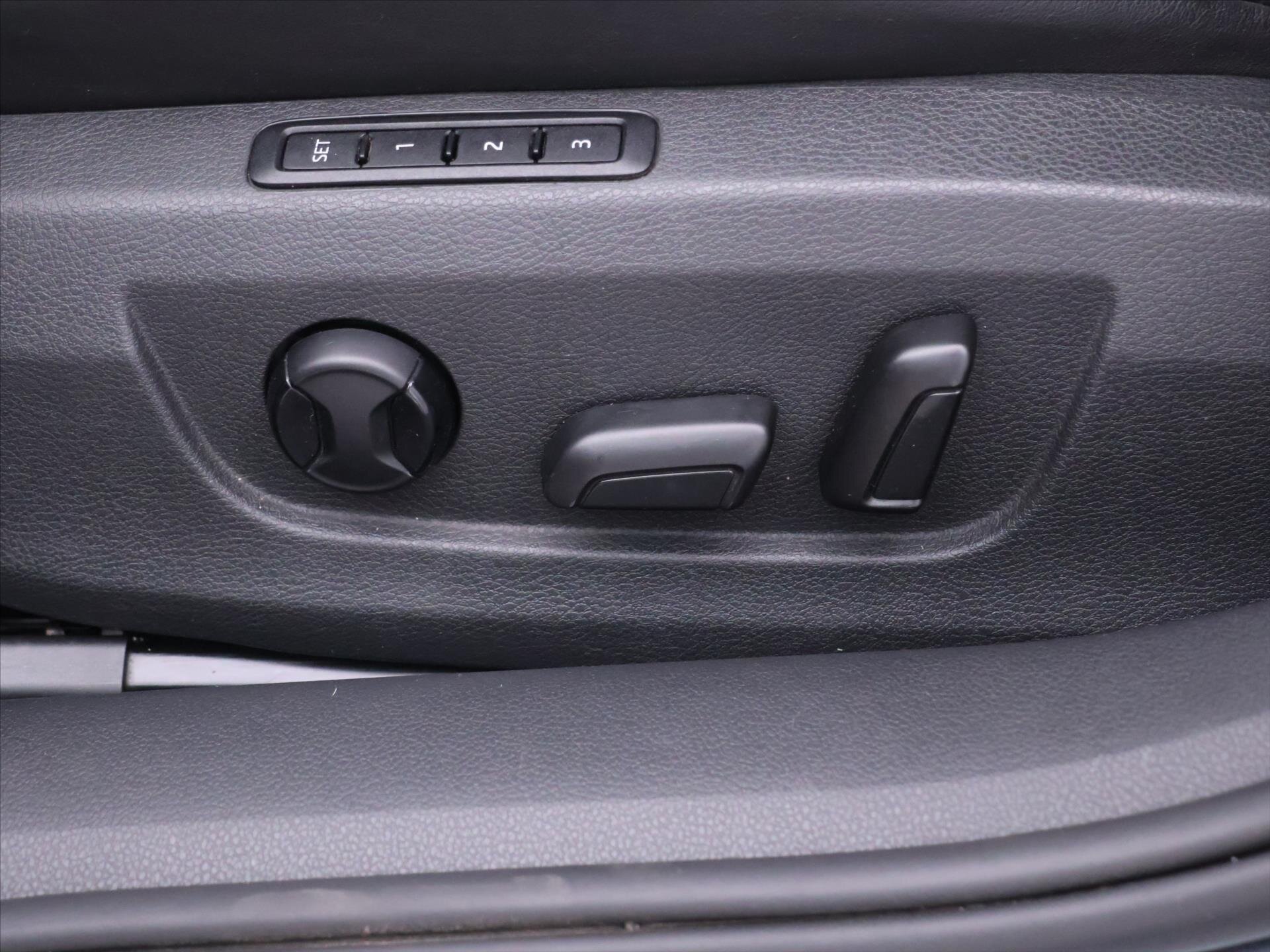 Škoda Superb Liftback 2,0 l 140 kw