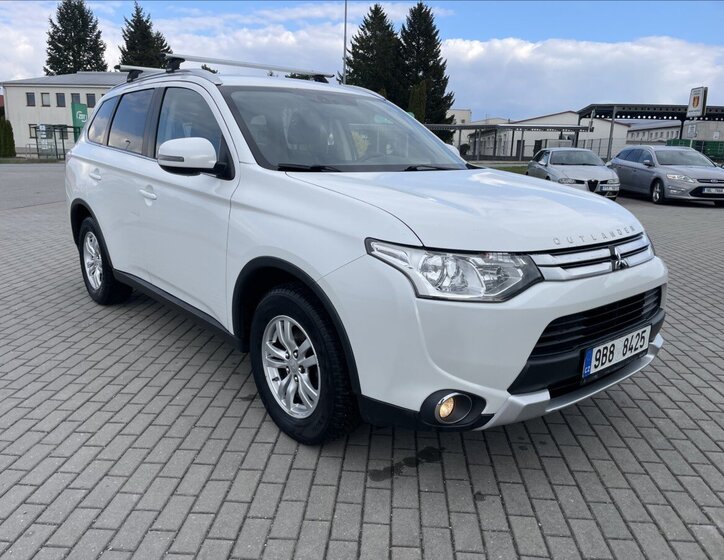 Mitsubishi Outlander SUV / Terénní 2,3 l 110 kw