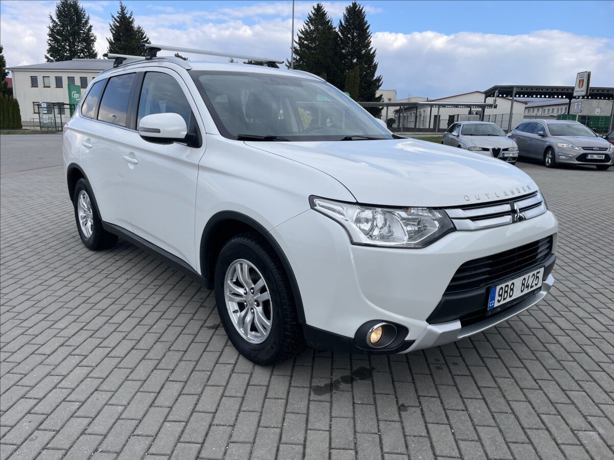 Mitsubishi Outlander SUV / Terénní 2,3 l 110 kw