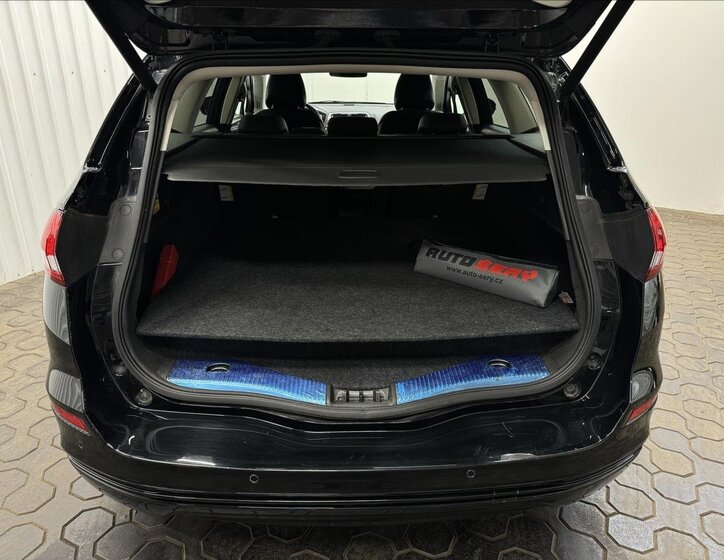 Ford Mondeo Kombi 1,5 l 121 kw