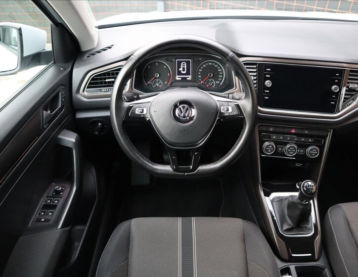 Volkswagen T-Roc CUV / Crossover 1,6 l 85 kw