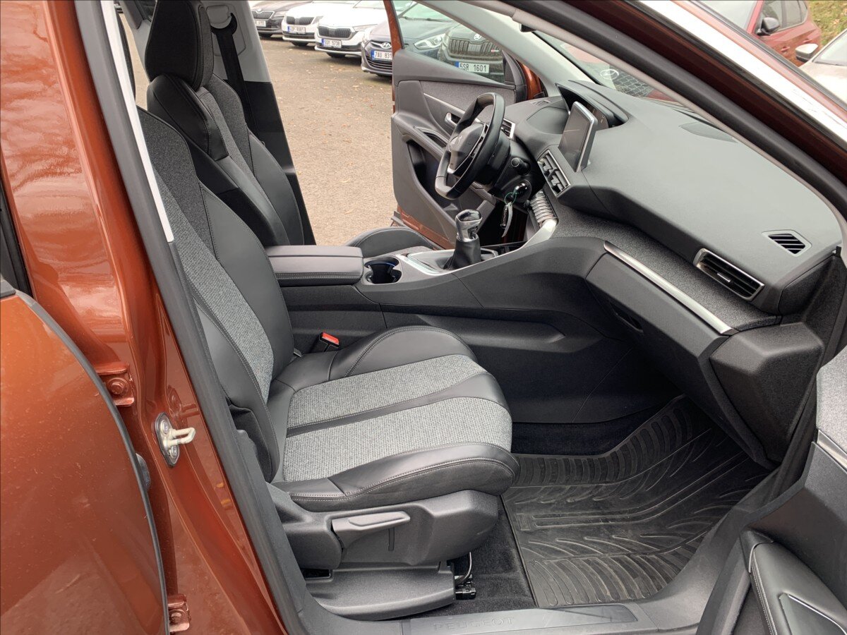 Peugeot 3008 SUV / Terénní 1,2 l 96 kw