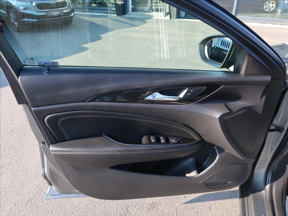 Opel Insignia Kombi 2,0 l 125 kw