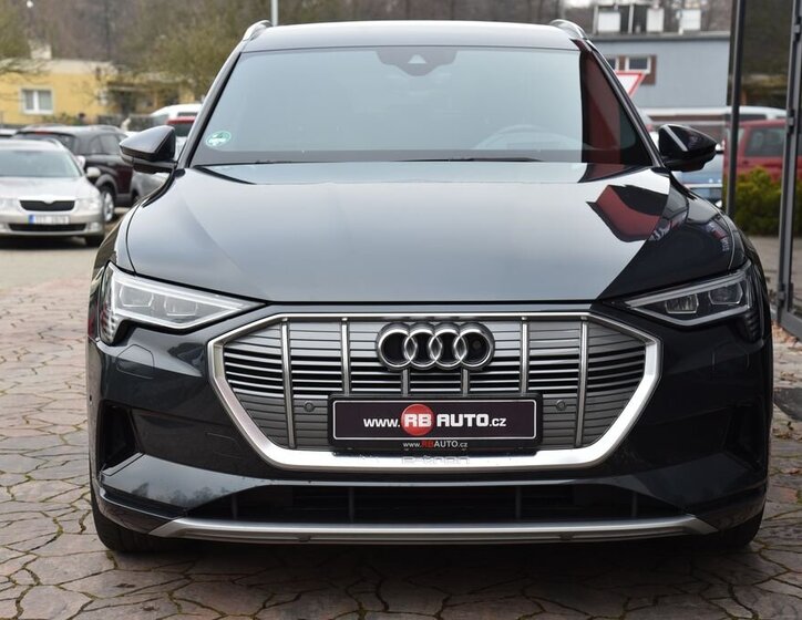 Audi e-tron SUV 0,0 300 kw