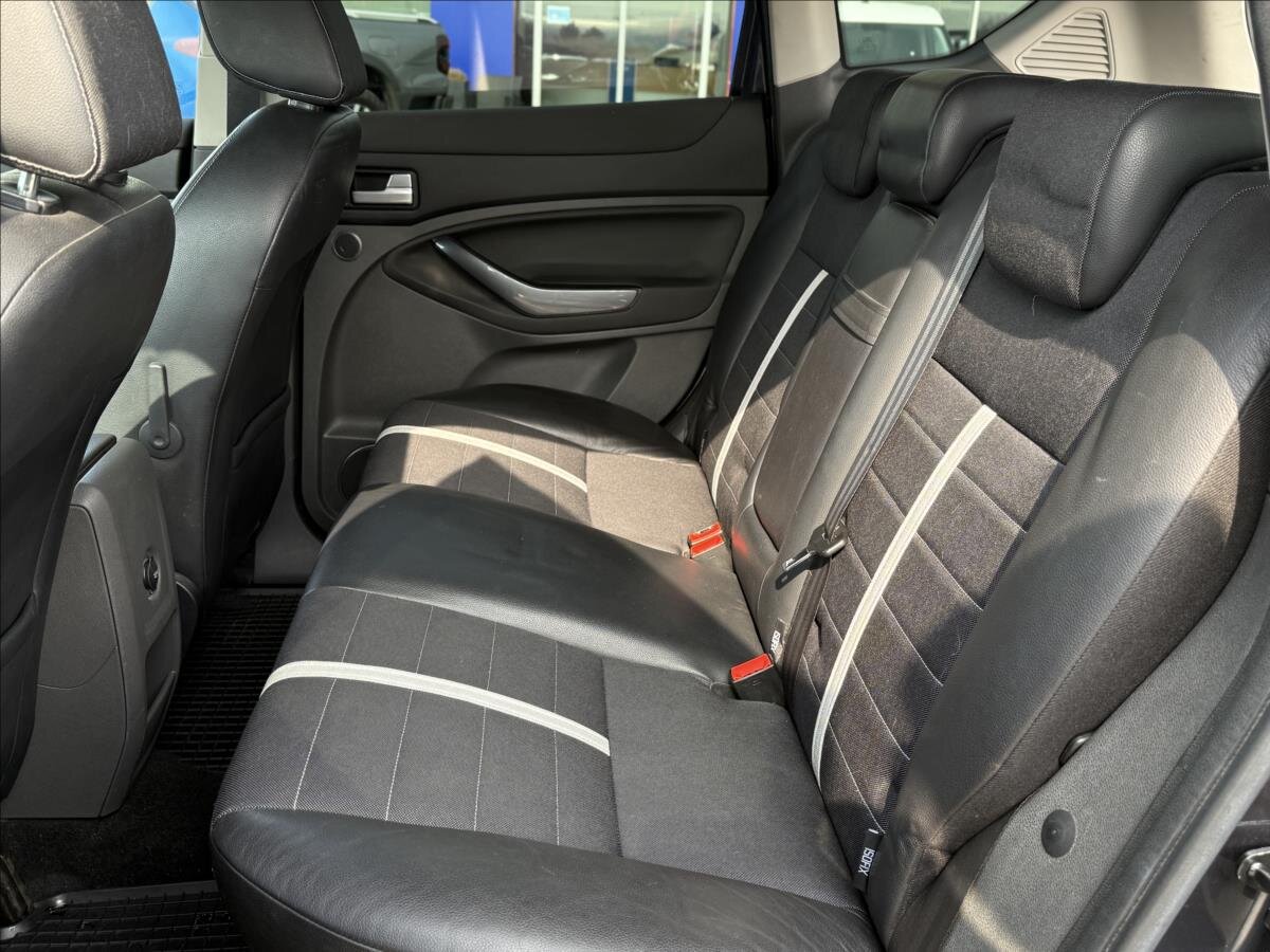 Ford Kuga SUV / Terénní 2,0 l 100 kw