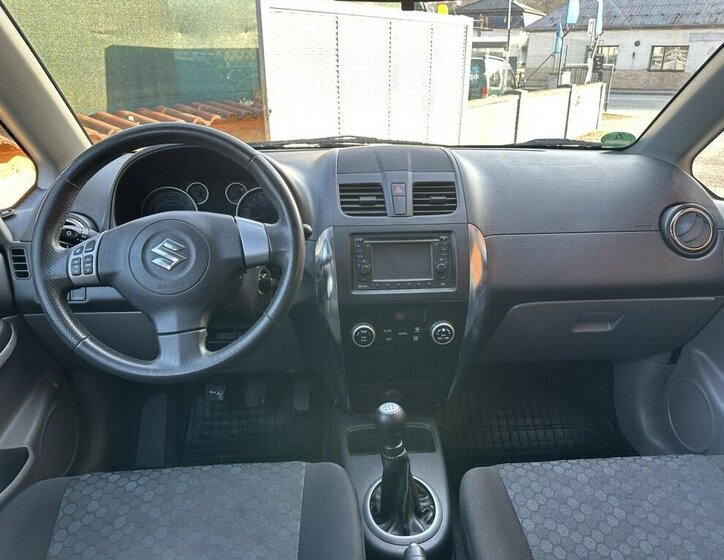 Suzuki SX4 Hatchback 1,6 l 88 kw