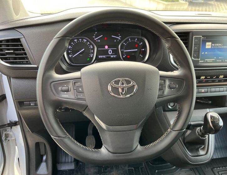 Toyota ProAce Verso 19