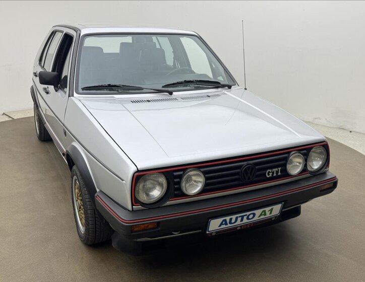 Volkswagen Golf Sedan / Limuzína 1,8 l 79 kw