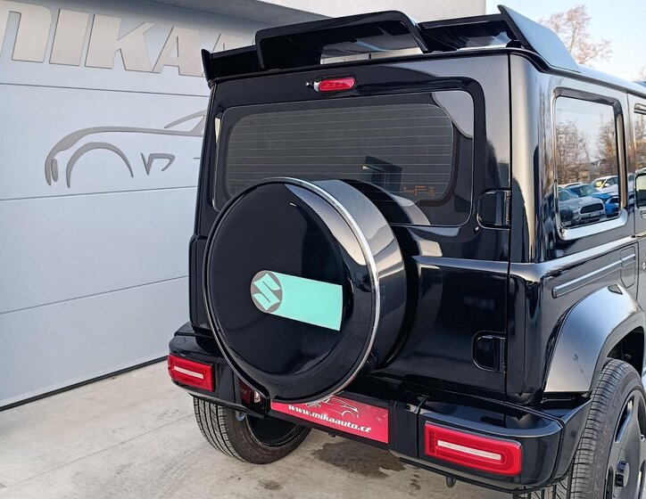 Suzuki Jimny SUV 1,5 l 75 kw