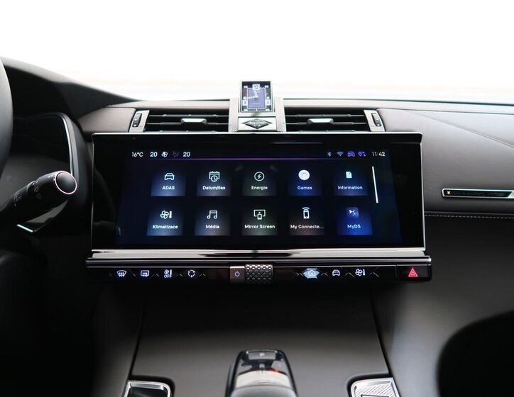 DS Automobiles DS7 Crossback SUV / Terénní 1,6 l 133 kw