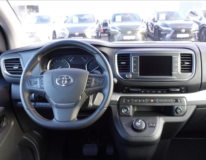 Toyota ProAce Verso 8