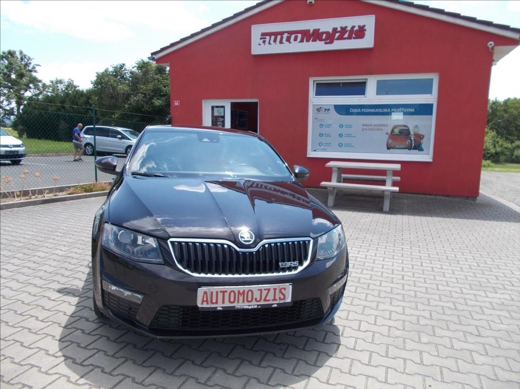 Škoda Octavia Sedan / Limuzína 2,0 l 135 kw