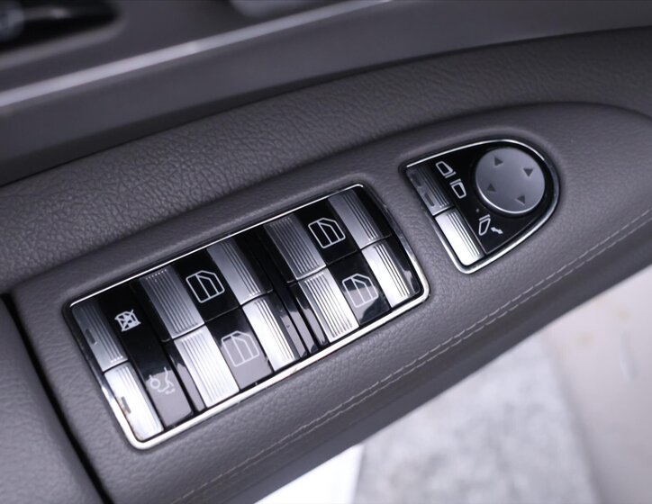 Mercedes-Benz Třídy S 16