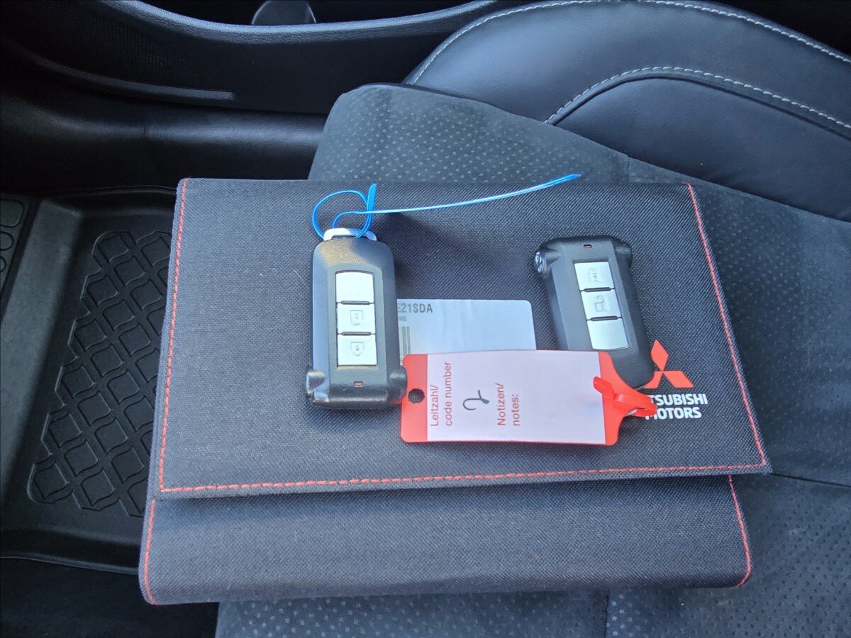 Mitsubishi Eclipse Cross CUV / Crossover 2,4 l 72 kw