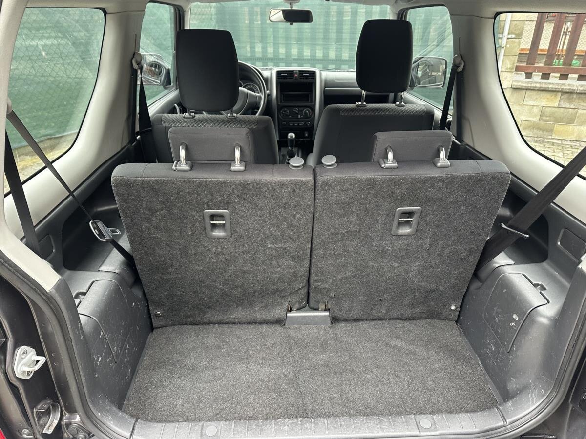 Suzuki Jimny SUV 1,3 l 63 kw