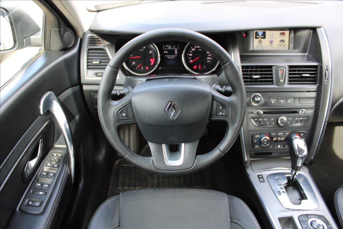 Renault Latitude Sedan / Limuzína 2,0 l 127 kw