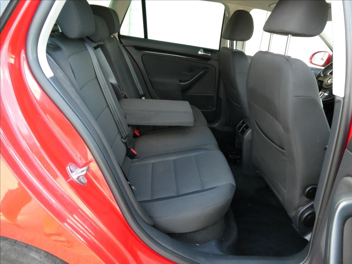 Volkswagen Golf Kombi 1,6 l 77 kw