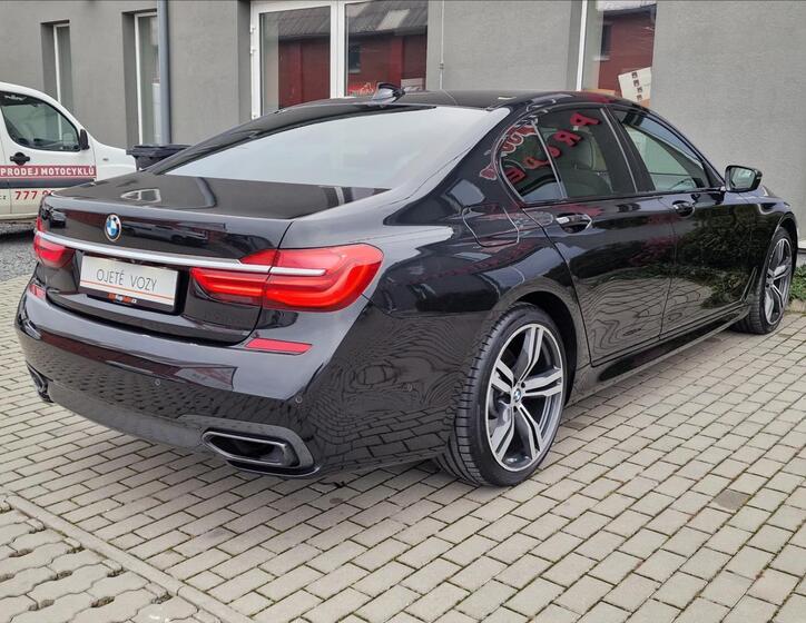 BMW Řada 7 10