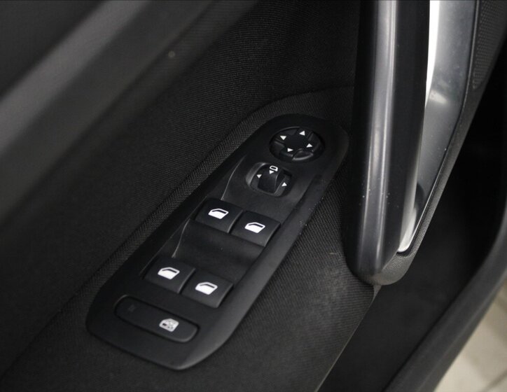 Peugeot 308 Hatchback 1,6 l 73 kw