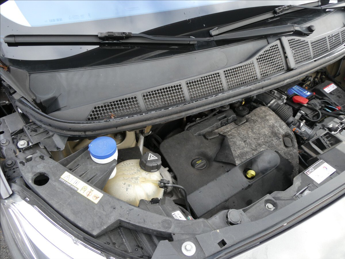 Peugeot Traveller MPV 2,0 l 130 kw