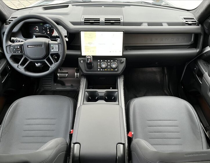 Land Rover Defender SUV 4,4 l 467 kw