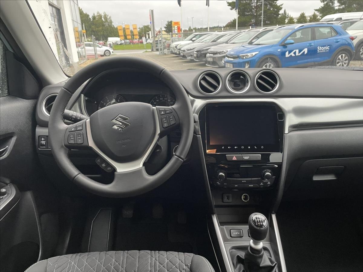 Suzuki Vitara SUV 1,4 l 81 kw
