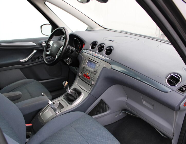 Ford Galaxy Kombi 1,8 l 92 kw