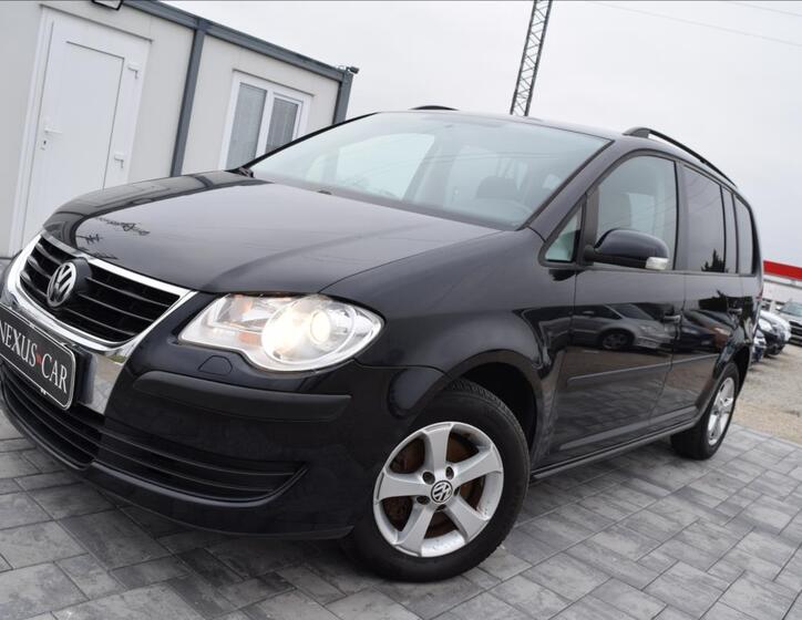 Volkswagen Touran 1