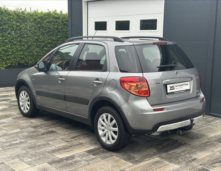 Suzuki SX4 Hatchback 2,0 l 99 kw