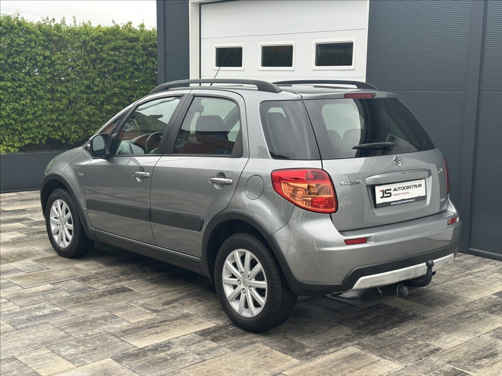 Suzuki SX4 Hatchback 2,0 l 99 kw