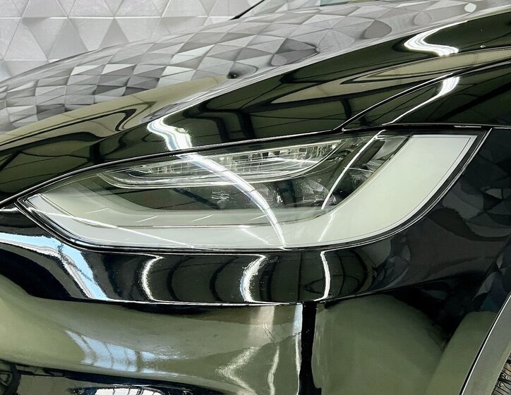 Tesla Model X SUV / Terénní 0,0 493 kw