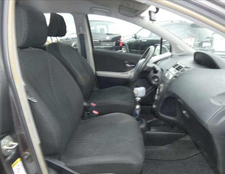 Toyota Yaris Hatchback 998,0 51 kw