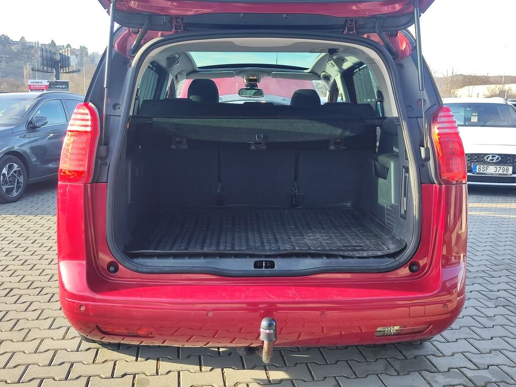 Peugeot 5008 MPV 2,0 l 120 kw