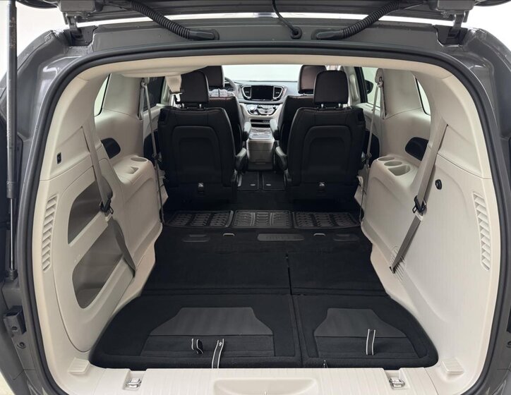 Chrysler Pacifica MPV 3,6 l 214 kw