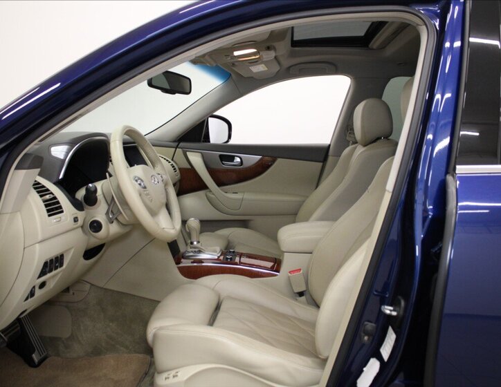 Infiniti QX70 SUV / Terénní 3,0 l 175 kw