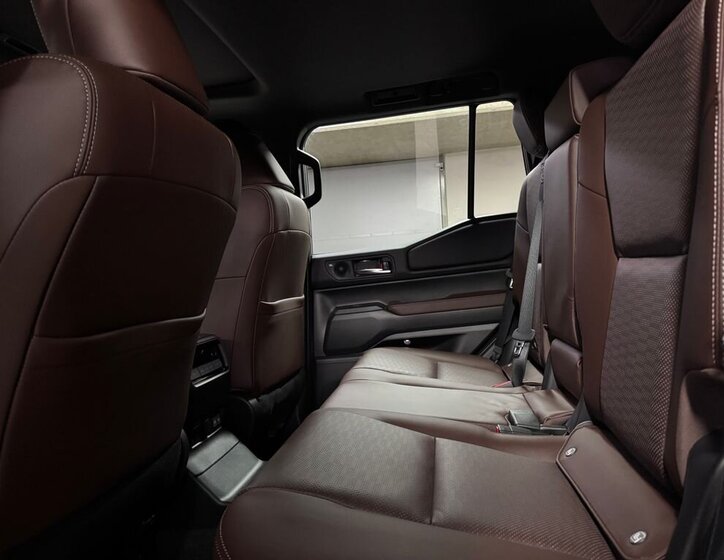 Toyota Land Cruiser 8