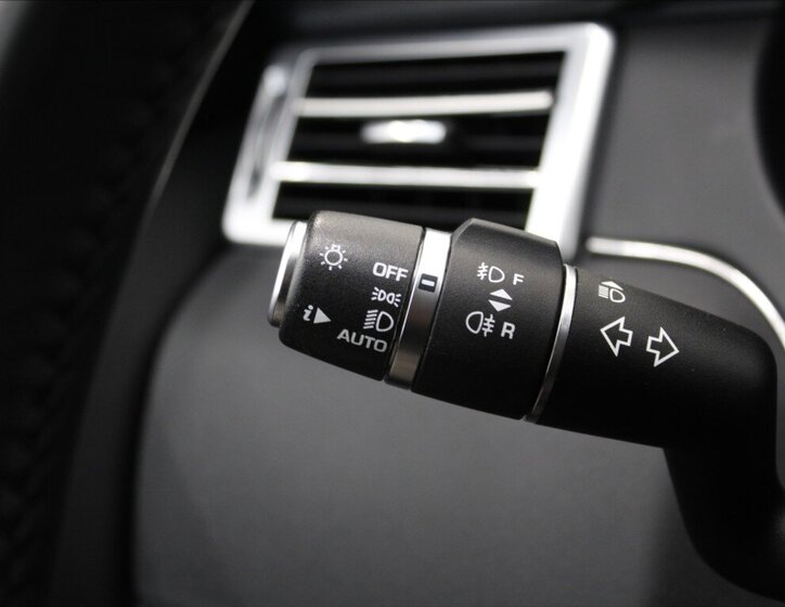 Land Rover Discovery Sport SUV 2,0 l 110 kw