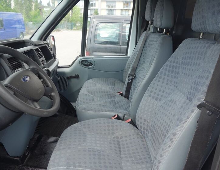 Ford Transit 9