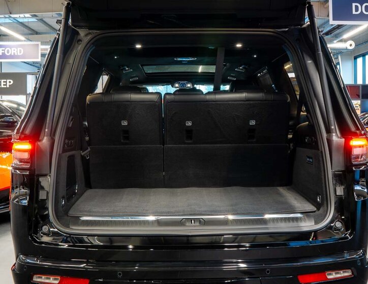 Jeep Grand Wagoneer SUV / Terénní 6,4 l 351 kw