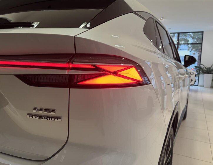 MG HS SUV 1,5 l 165 kw