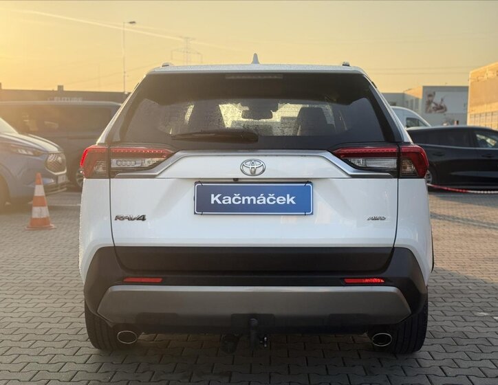 Toyota RAV4 SUV / Terénní 2,0 l 129 kw
